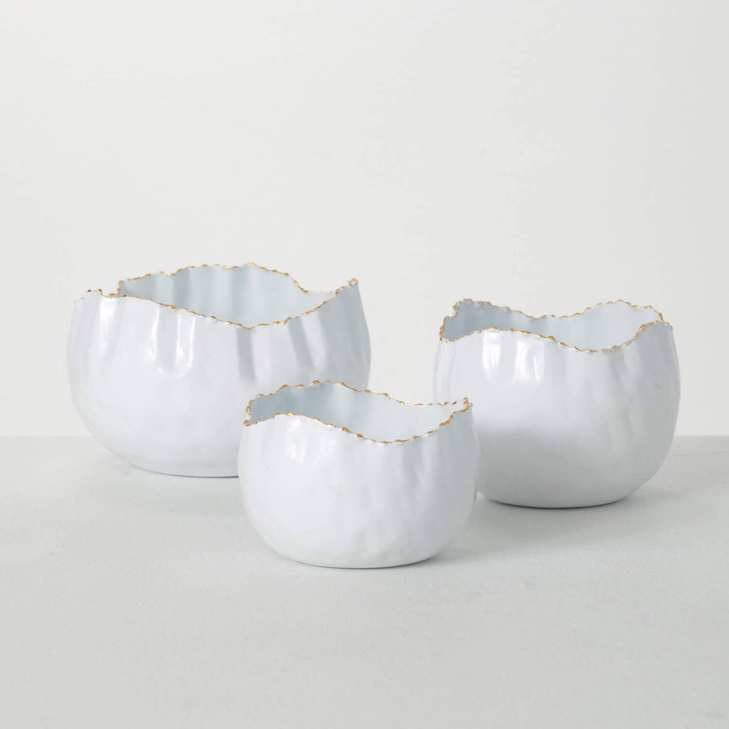 Scalloped Edge Pots