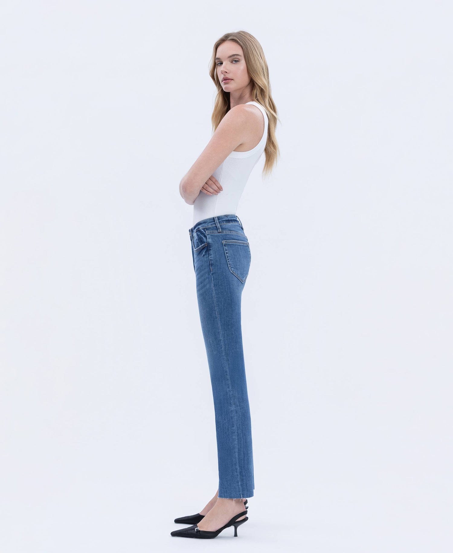 HIGH RISE MEDIUM DARK WASH SLIM STRAIGHT JEANS LV1028