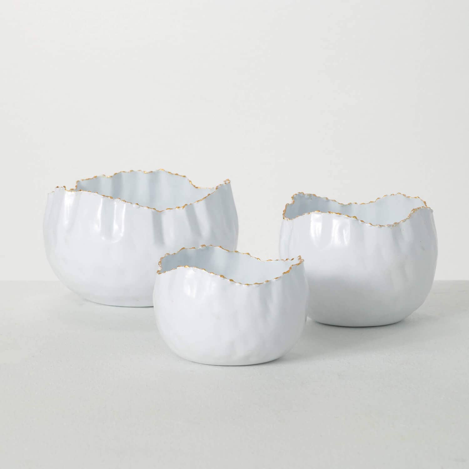 Scalloped Edge Pots