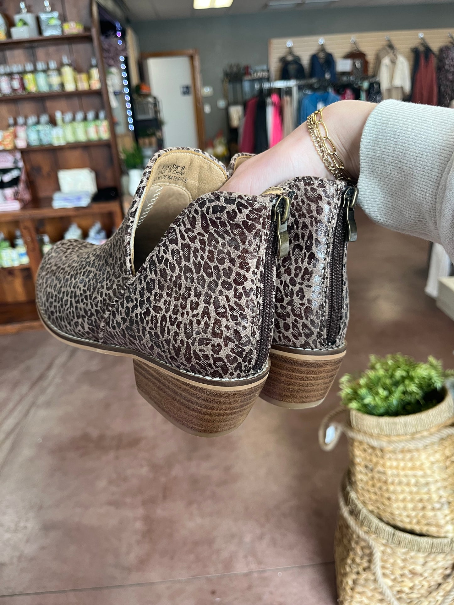 Vanish Leopard Boots