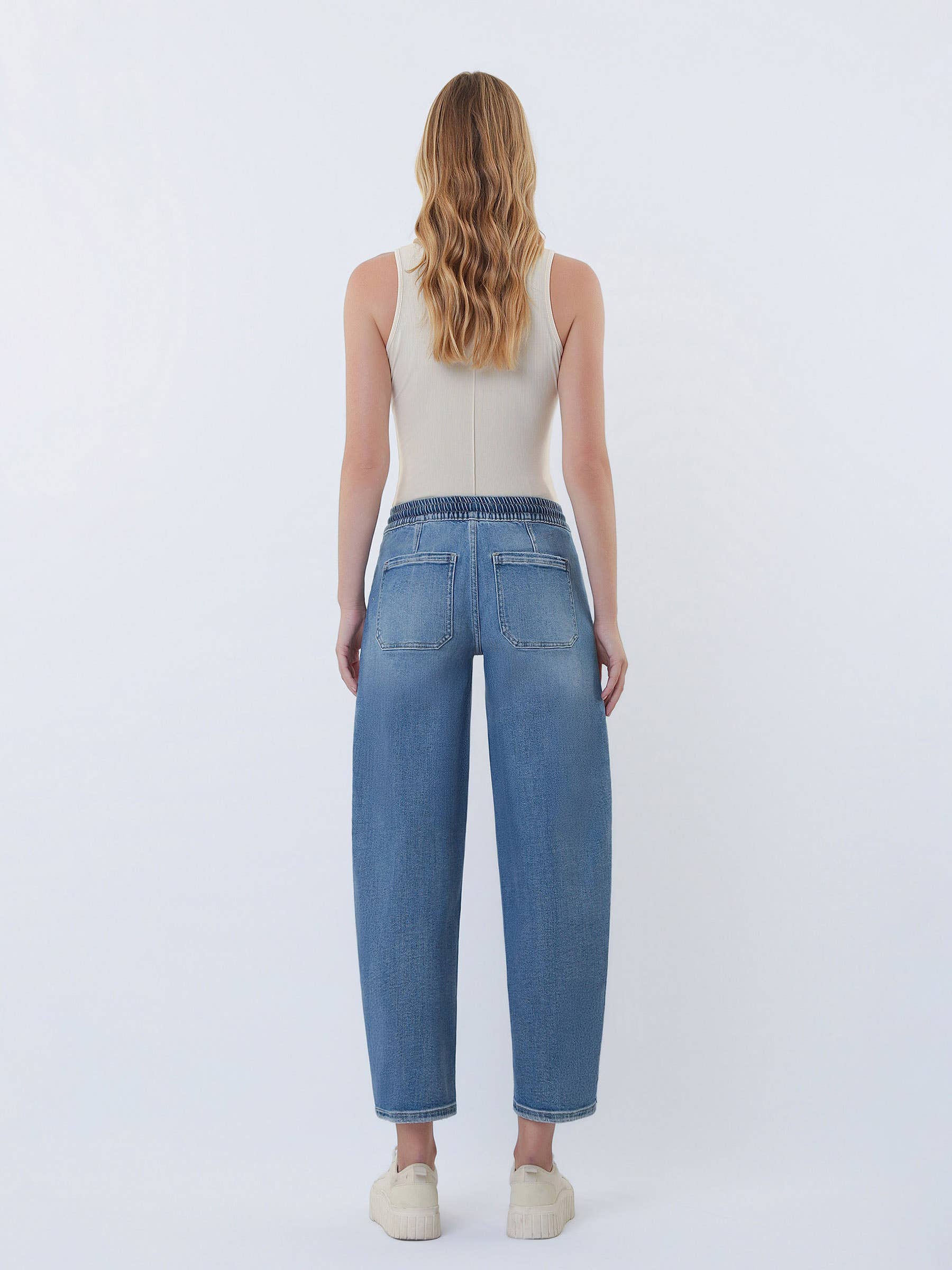 Nova Jeans