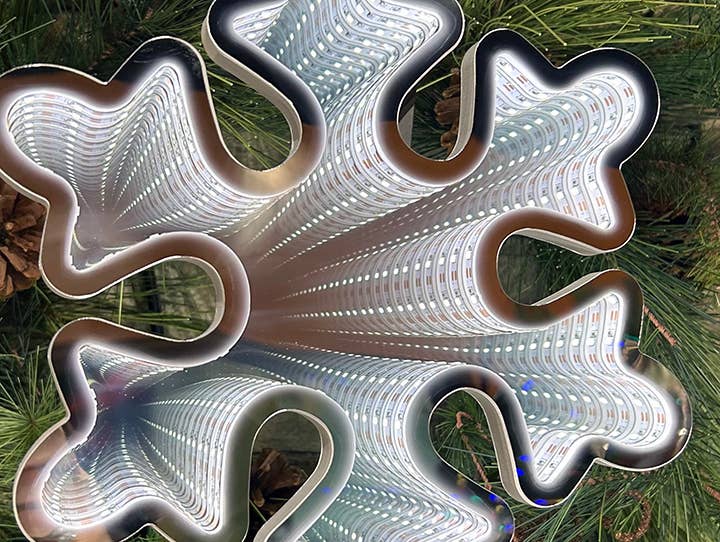 Snowflake Infinity Light
