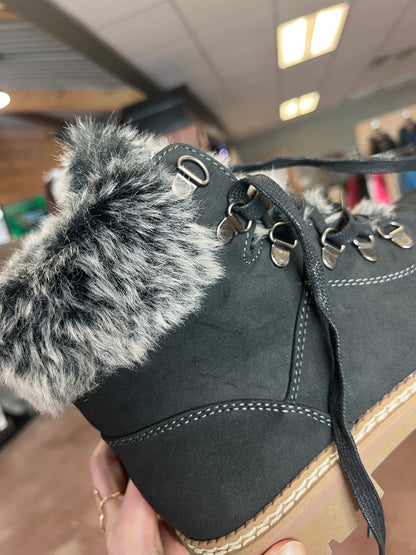 Black Challenge Boots