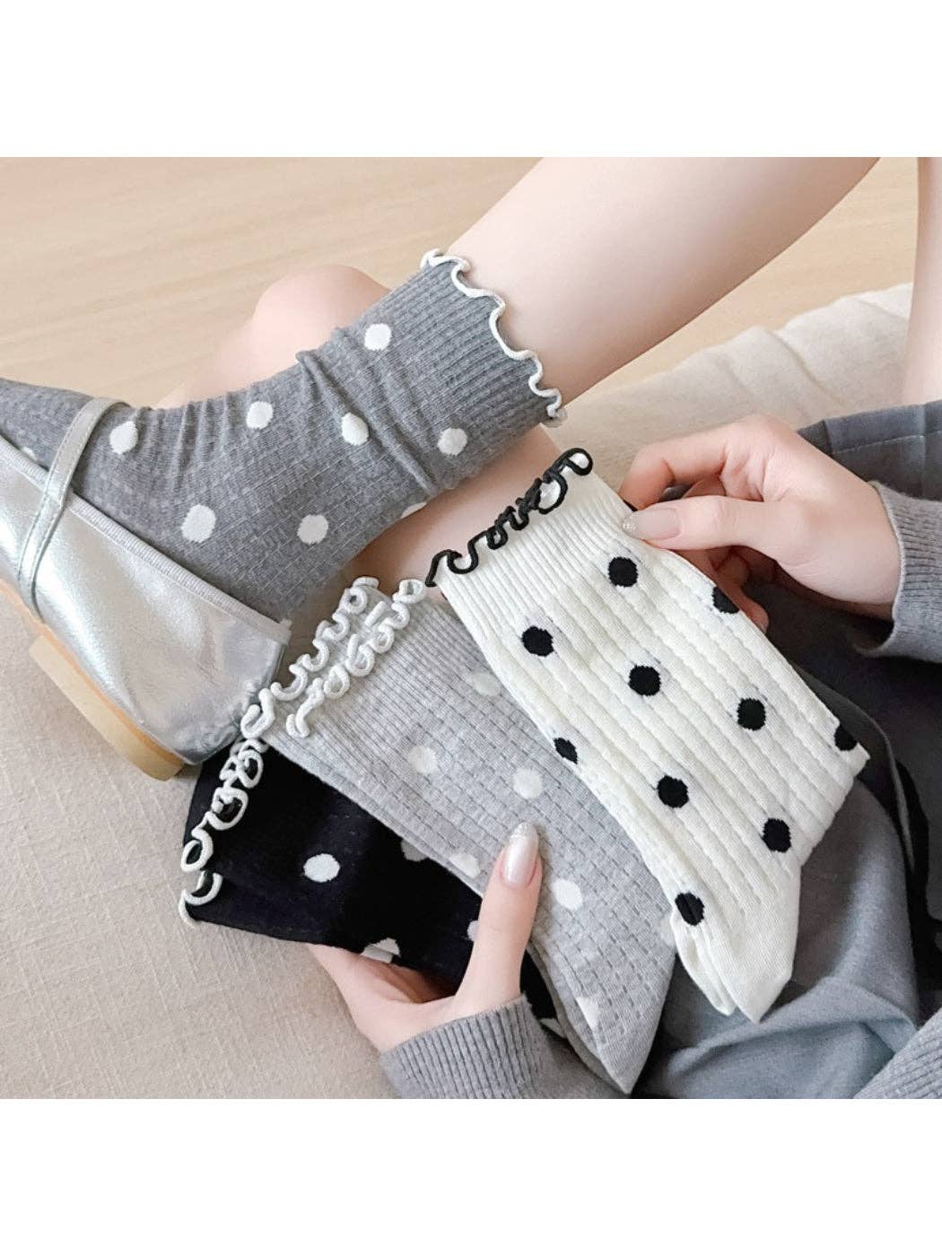 Polka Dot Ruffle Crew Socks