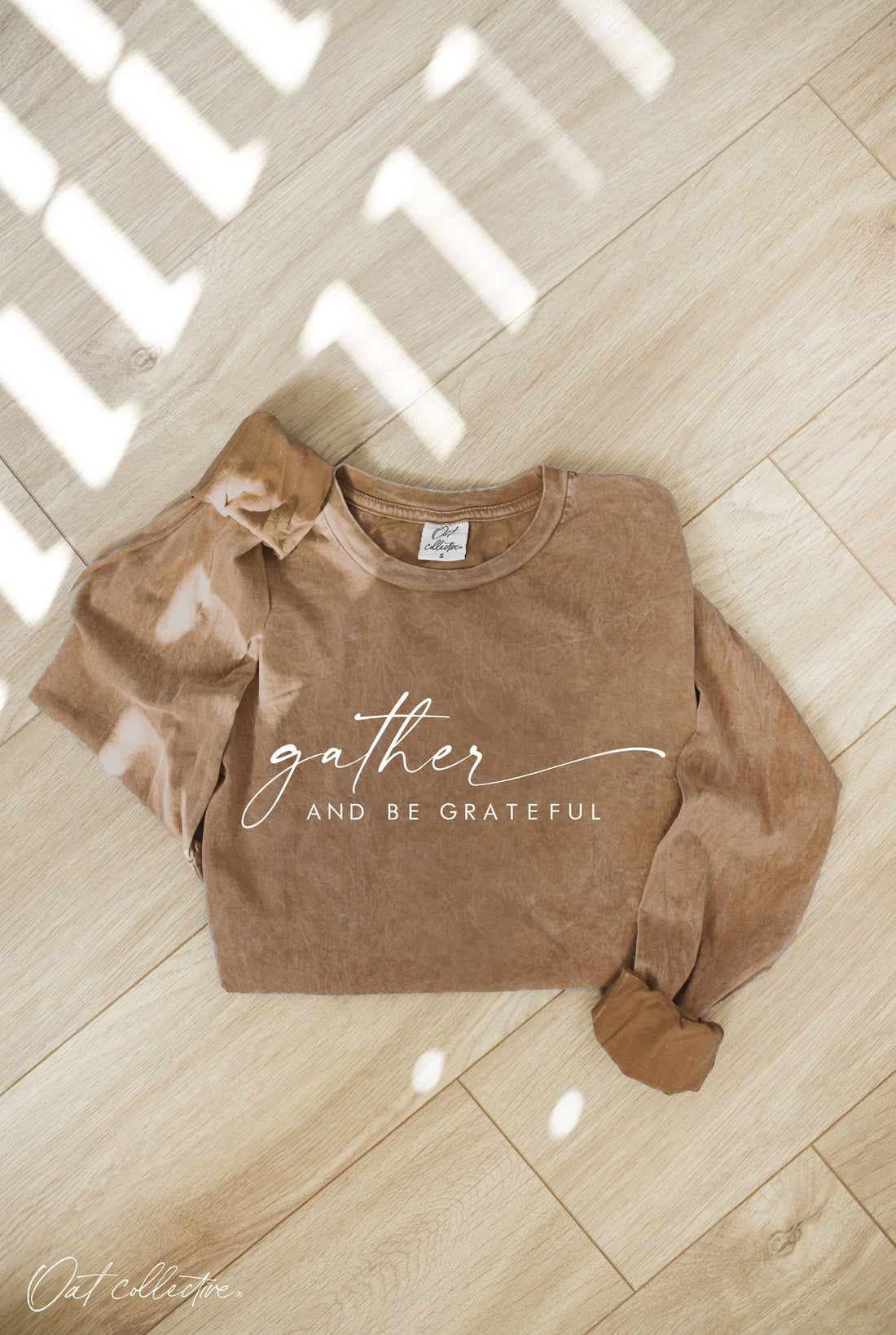GATHER AND BE GRATEFUL Mineral Washed Long Sleeve Graphic
